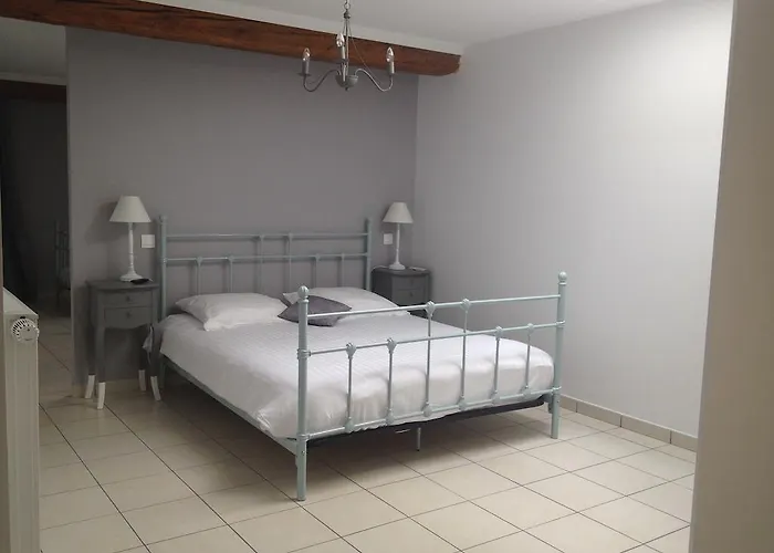 Ferme De Villeray-chambre D'hotes Bed and breakfast 3*